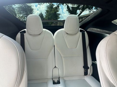 Used 2022 Tesla Model X image 66