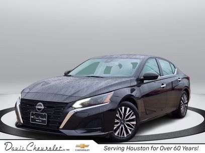 Used 2024 Nissan Altima 2.5 SV