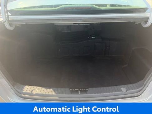 Used 2012 Hyundai Sonata Hybrid w/ Leather Pkg FWD image 19