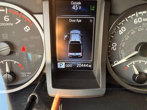 Used 2023 Toyota Tacoma TRD Sport image 13