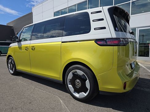 New 2025 Volkswagen ID. Buzz Pro S Plus image 8