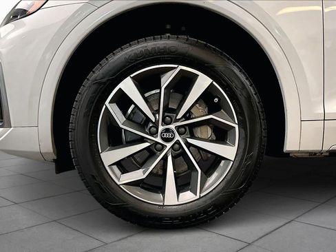 Used 2022 Audi Q5 2.0T Premium w/ Convenience Package image 11