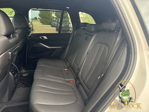 Used 2022 BMW X5 sDrive40i w/ Premium Package RWD image 35