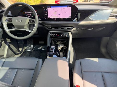Used 2025 Audi Q5 Premium Plus w/ Premium Plus image 11