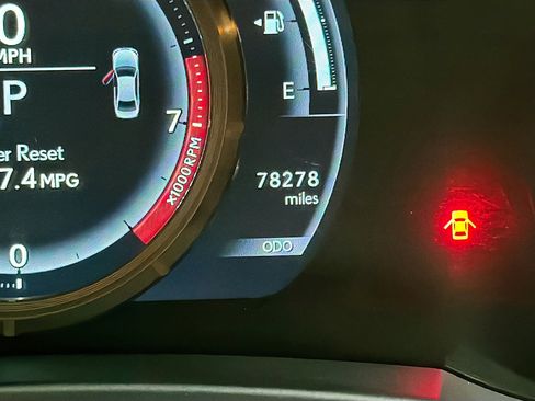 Used 2017 Lexus IS 300 F Sport w/ F Sport Package image 19