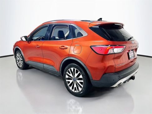 Used 2020 Ford Escape Titanium image 6