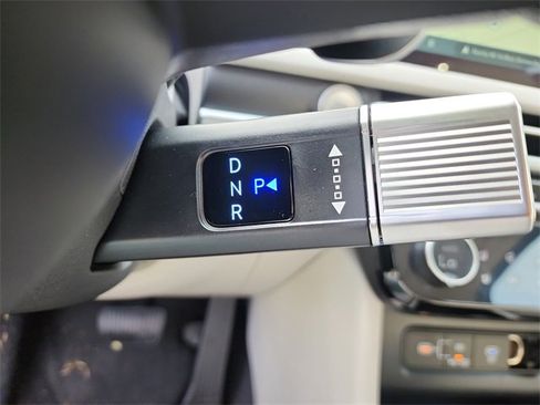 New 2025 Hyundai Tucson Limited image 24