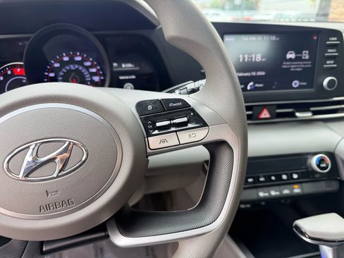 Used 2023 Hyundai Elantra SEL image 21