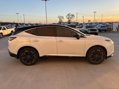 Used 2025 Nissan Murano Platinum w/ Cargo Package image 2