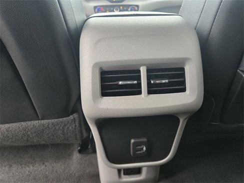 Used 2023 GMC Terrain SLT image 15