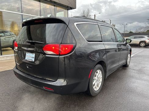 Used 2020 Chrysler Voyager Lxi image 5