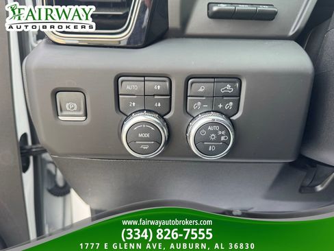 Used 2024 GMC Sierra 2500 AT4 w/ Technology Package image 16