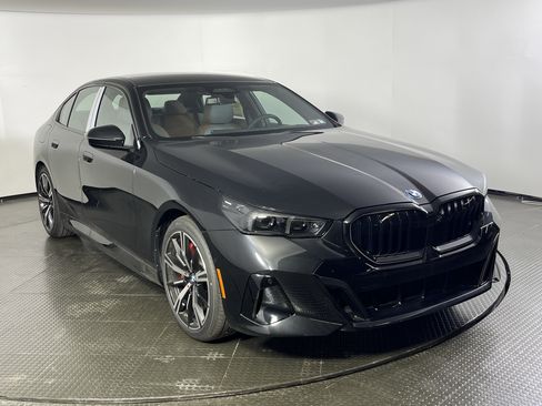 Used 2026 BMW 550e xDrive AWD/4WD image 3