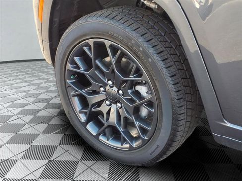 New 2025 Jeep Grand Cherokee L Summit image 11