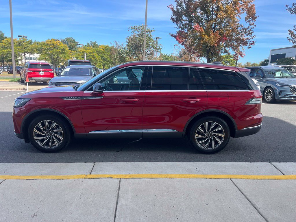 Used 2025 Lincoln Aviator AWD w/ Equipment Group 101A image 5