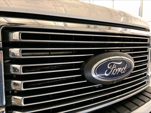 Used 2022 Ford F450 Platinum AWD/4WD image 30