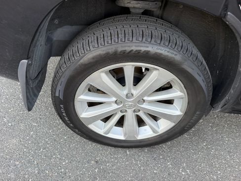 Used 2010 Toyota Highlander 4WD Hybrid image 32