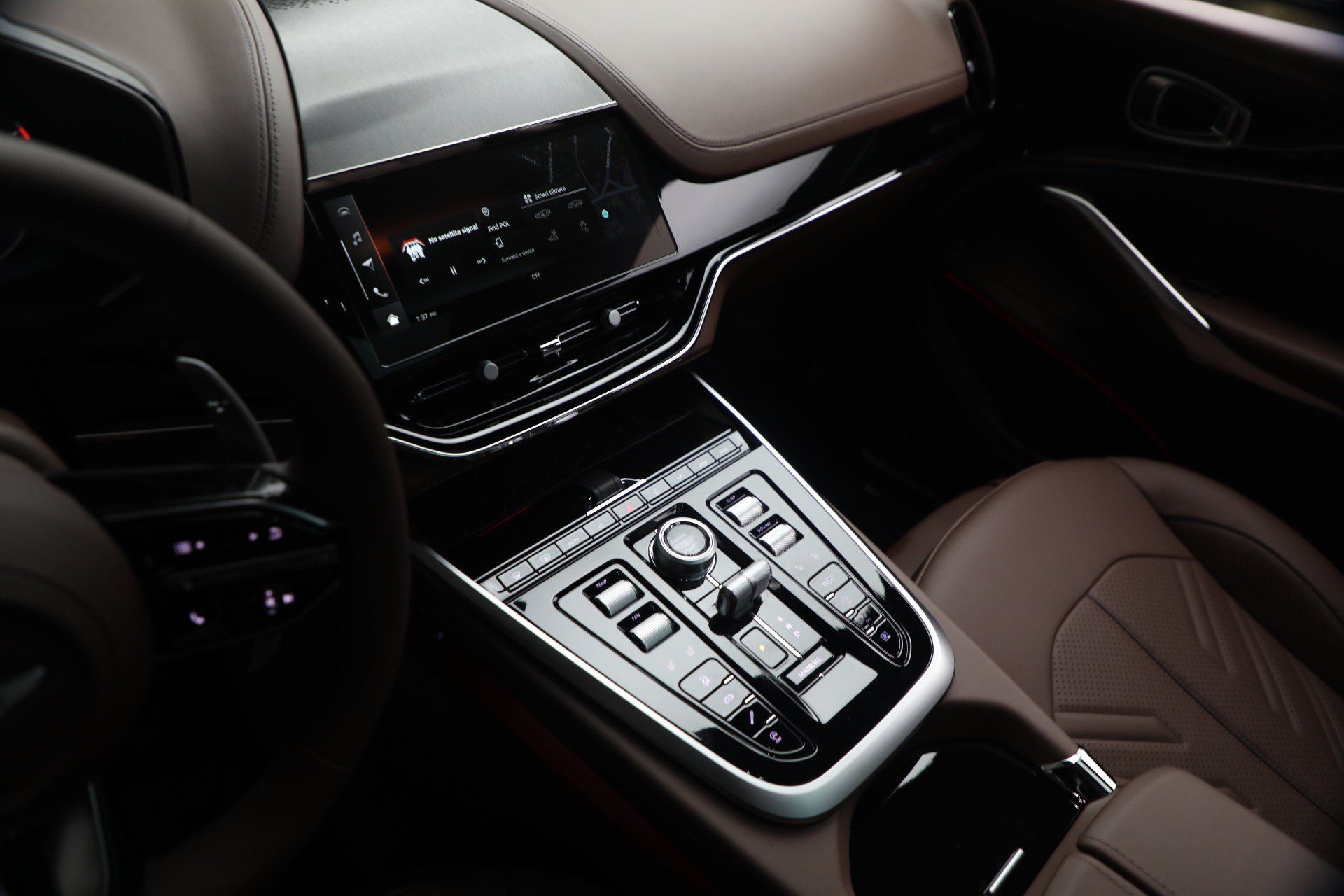 Used 2026 Aston Martin DBX 707 AWD/4WD image 30