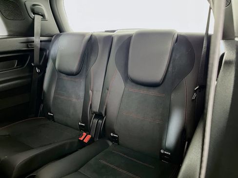 Used 2022 Mercedes-Benz GLB 250 w/ AMG Line image 32