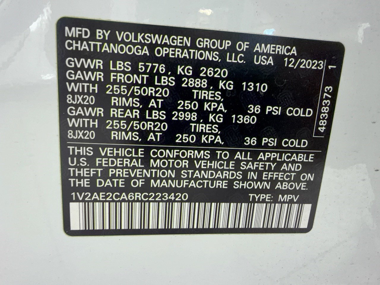 Used 2024 Volkswagen Atlas Cross Sport SEL R-Line AWD/4WD image 32