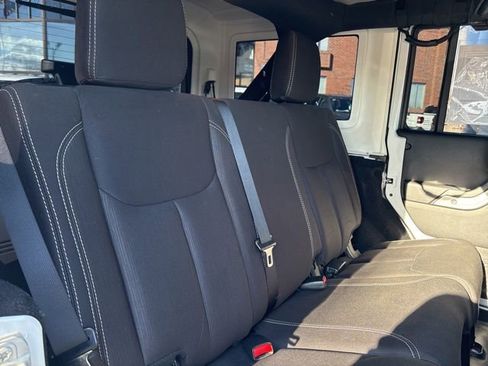 Used 2016 Jeep Wrangler Unlimited Sahara w/ Connectivity Group image 38