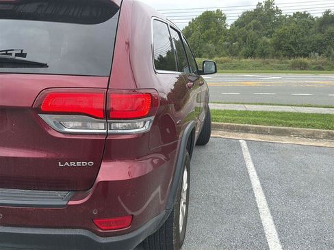 Used 2021 Jeep Grand Cherokee Laredo X AWD/4WD image 6