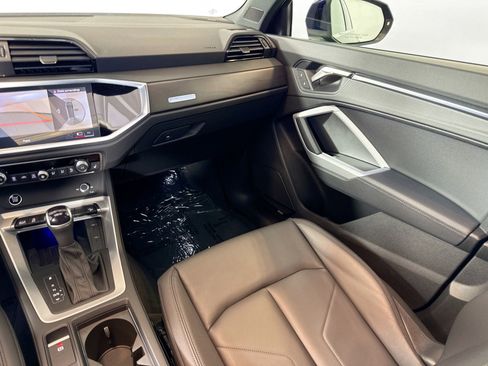 Used 2024 Audi Q3 2.0T Premium Plus image 23