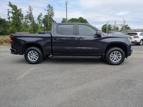 Used 2022 Chevrolet Silverado 1500 RST AWD/4WD image 3
