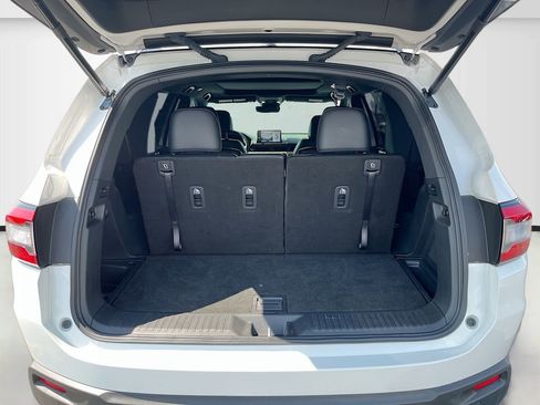 Used 2025 Honda Pilot TrailSport image 27