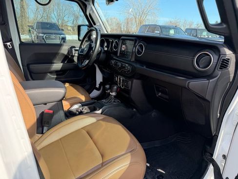Used 2021 Jeep Wrangler Unlimited Sahara AWD/4WD image 33