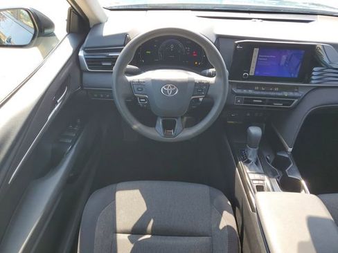 Used 2025 Toyota Camry LE FWD image 31