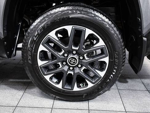 Used 2024 Toyota Tundra Limited w/ Power Package image 9