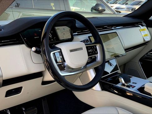 New 2025 Land Rover Range Rover SE image 9