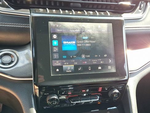 Used 2022 Jeep Grand Cherokee Laredo w/ Luxury Tech Group I image 16