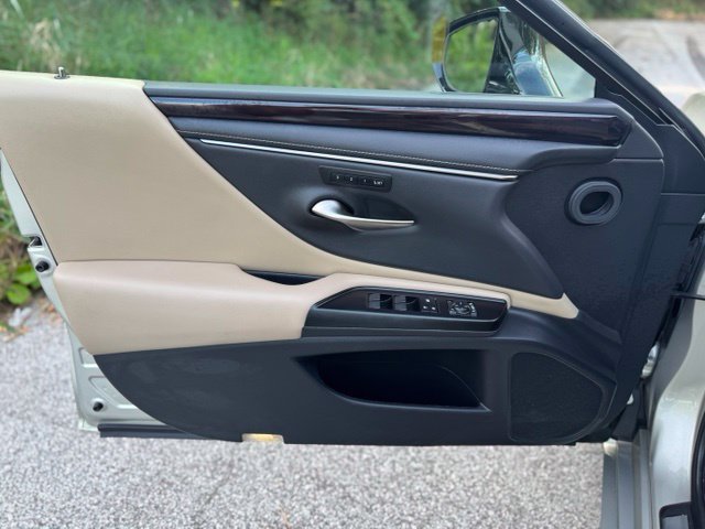 Used 2020 Lexus ES 350 w/ Premium Package FWD image 8