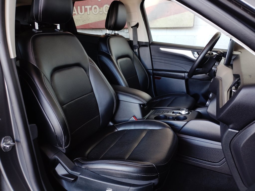 Used 2022 Ford Escape SEL FWD image 15