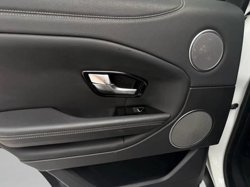 Used 2019 Land Rover Range Rover Evoque image 19