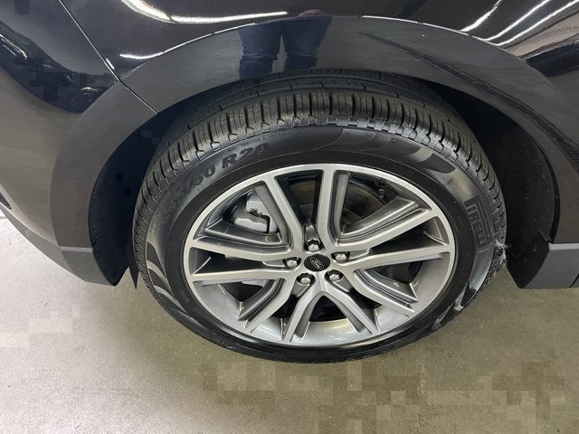Used 2023 Ford Edge Titanium w/ Class II Trailer Tow Package AWD/4WD image 12