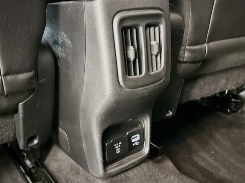 Used 2018 Jeep Compass Latitude w/ Popular Equipment Group AWD/4WD image 27