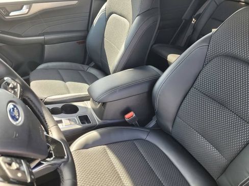New 2025 Ford Escape SE FWD image 17