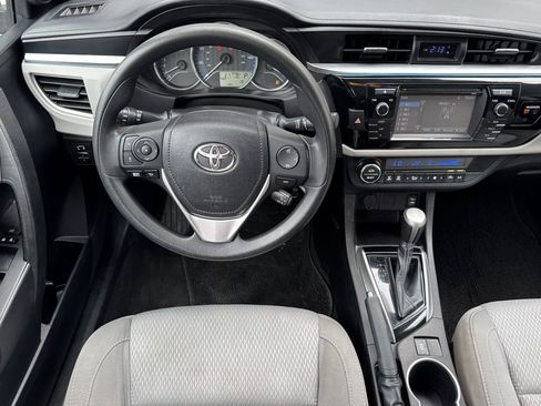 Used 2015 Toyota Corolla LE FWD image 18