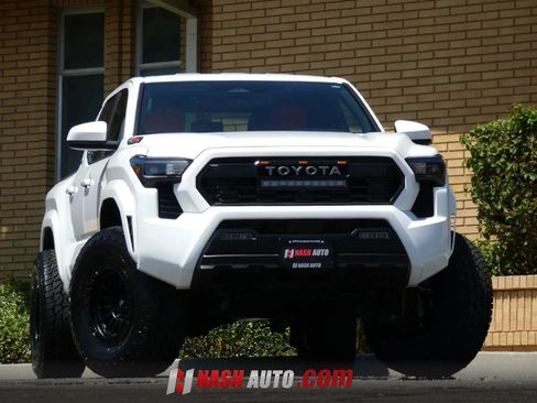 Used 2025 Toyota Tacoma SR RWD image 5