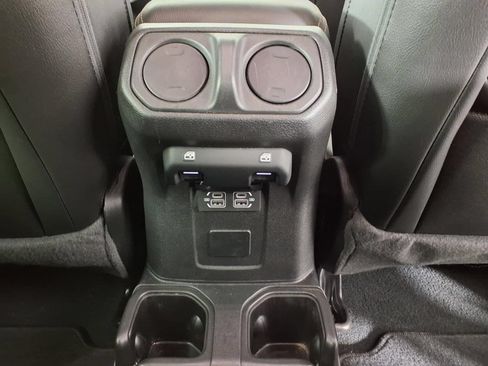 Used 2022 Jeep Gladiator Overland AWD/4WD image 12
