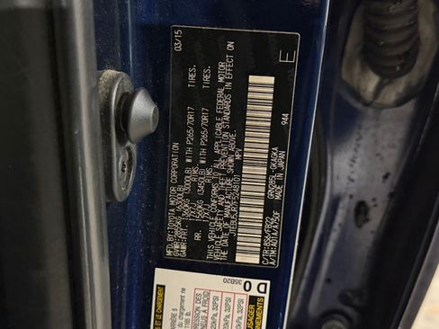 Used 2015 Toyota 4Runner SR5 AWD/4WD image 27