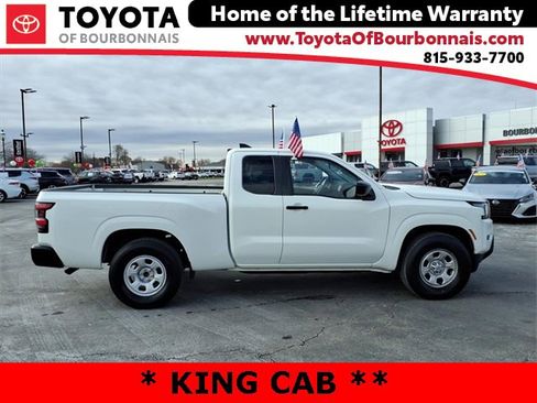 Used 2022 Nissan Frontier S image 2