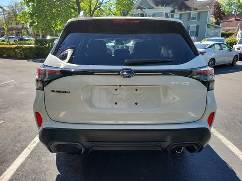 Certified 2025 Subaru Forester Limited AWD/4WD image 4