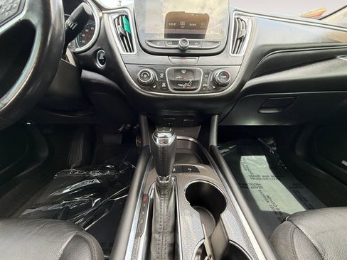 Used 2018 Chevrolet Malibu LT w/ Leather Package image 12