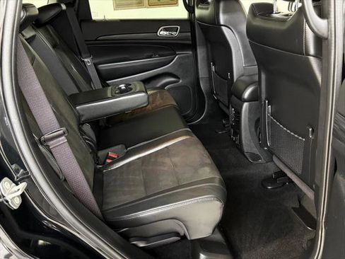 Certified 2022 Jeep Grand Cherokee Laredo X image 17