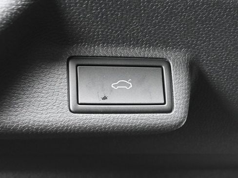 New 2025 Volkswagen ID. Buzz Pro S image 10