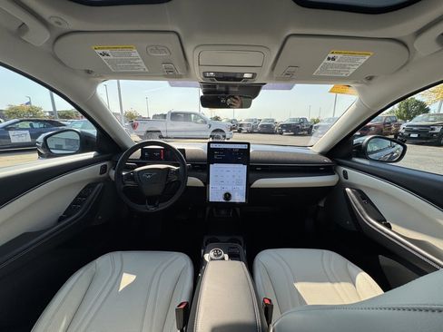 Certified 2024 Ford Mustang Mach-E Premium image 24